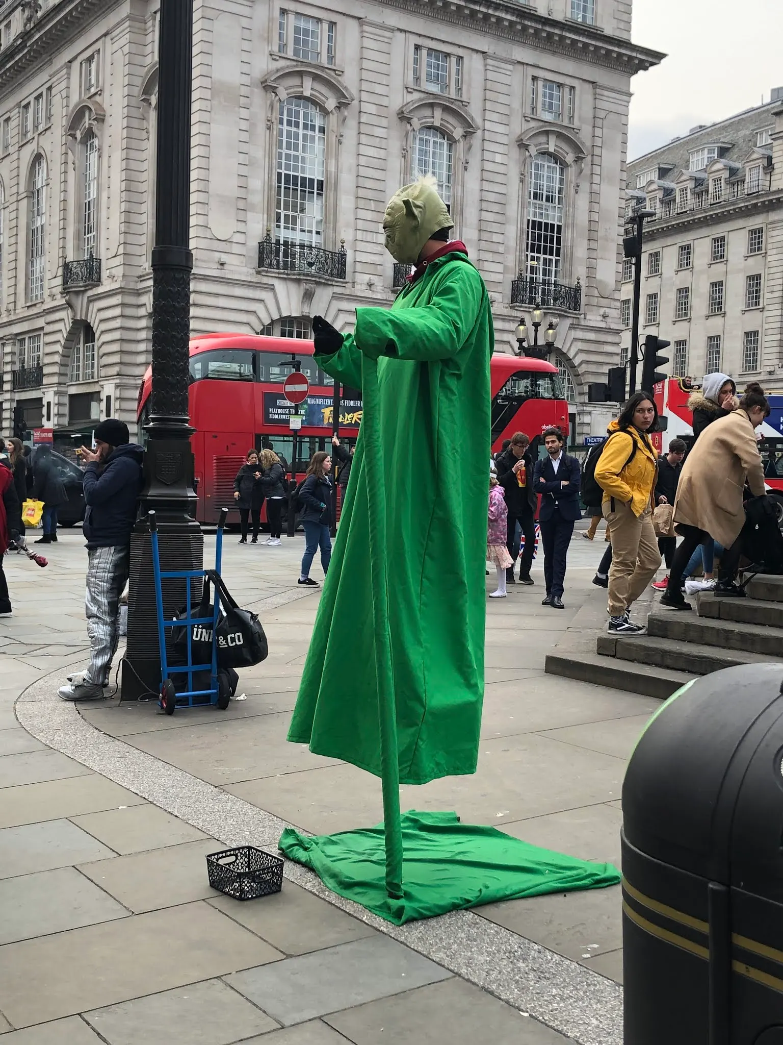 Street performers at Piccadilly Circus.