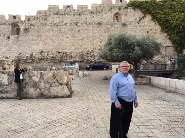 Gary Hawes posing at the archaelogical site....