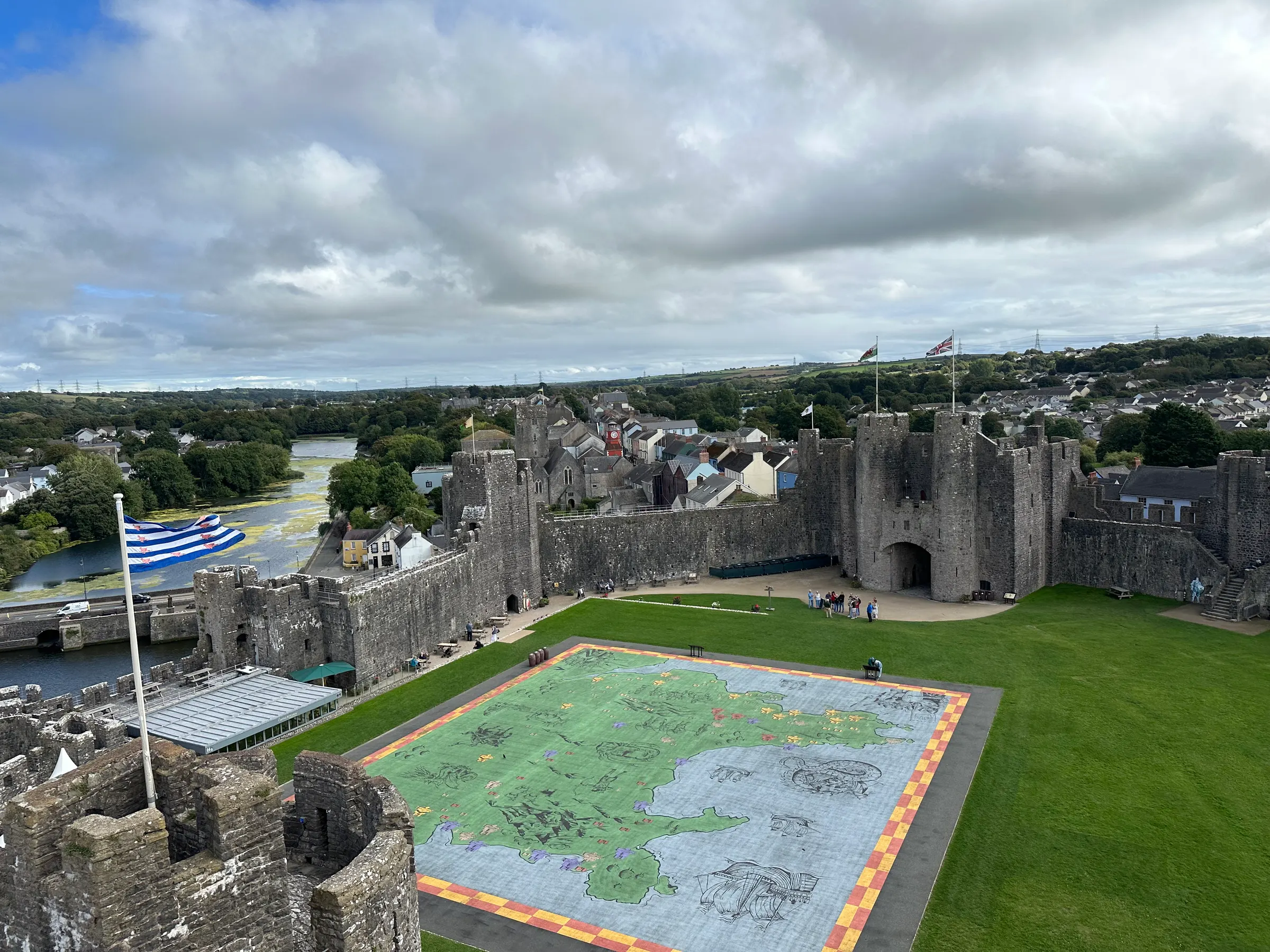 You can see a large map that you could walk on that is placed in the courtyard showing all the castles in Wales that were key in its defense. So many there are….