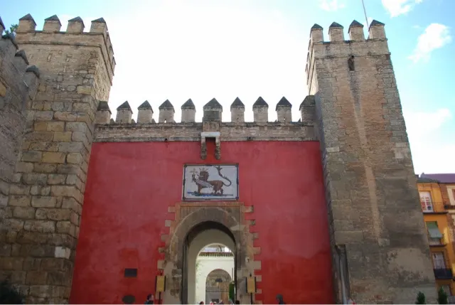 Alcazar entrance....