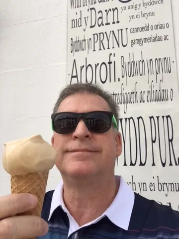 ...and while she shopped, I worked on my selfies. I won't show you the mis-tries! It's not my forte....