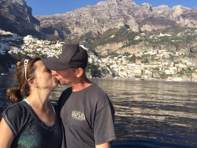 Kissing in Positano....