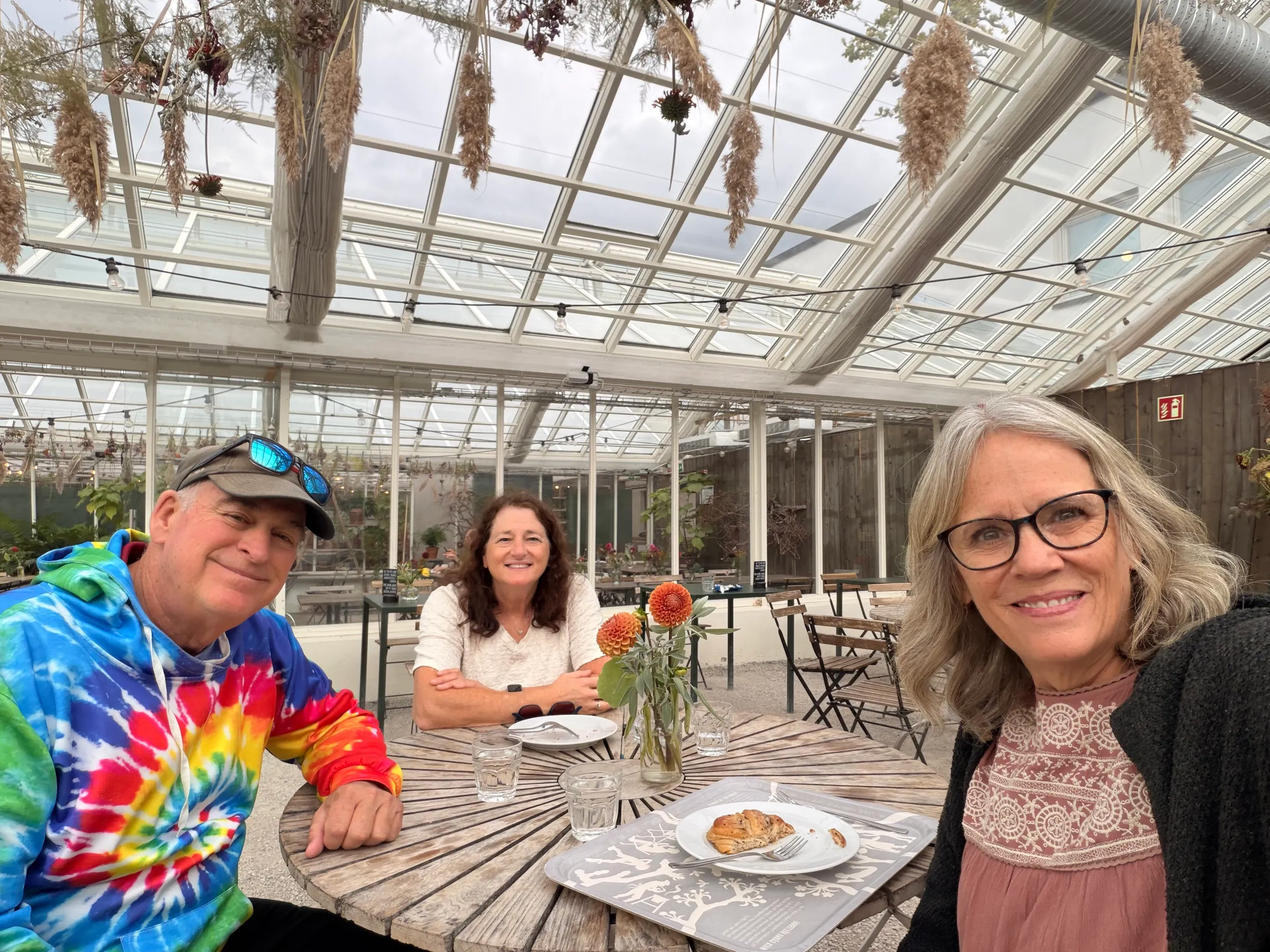 This as the garden center where we enjoyed our rolls and fought birds.