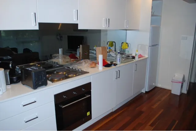 The kitchen area....