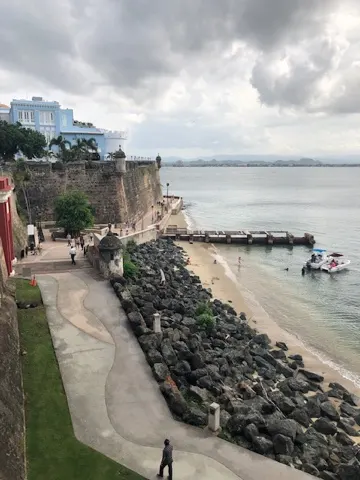 A nice little beach. I think I'm coming back to this beach next time we return to San Juan and we're on a cruise ship.