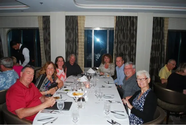 Our dinner mates....Donna, Richard, Peter, Angela, Kim, Ilene, Denise and yours truly...