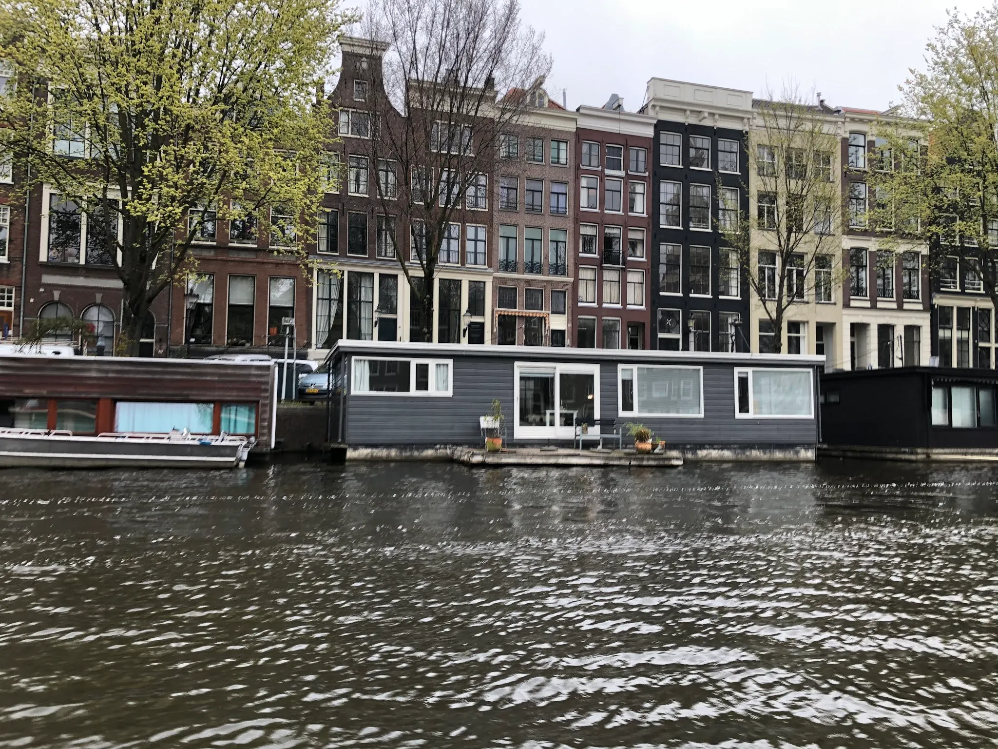 Houseboats that are truly homes...used to be cheap way to live here. But some now cost over 1.5 million euros!