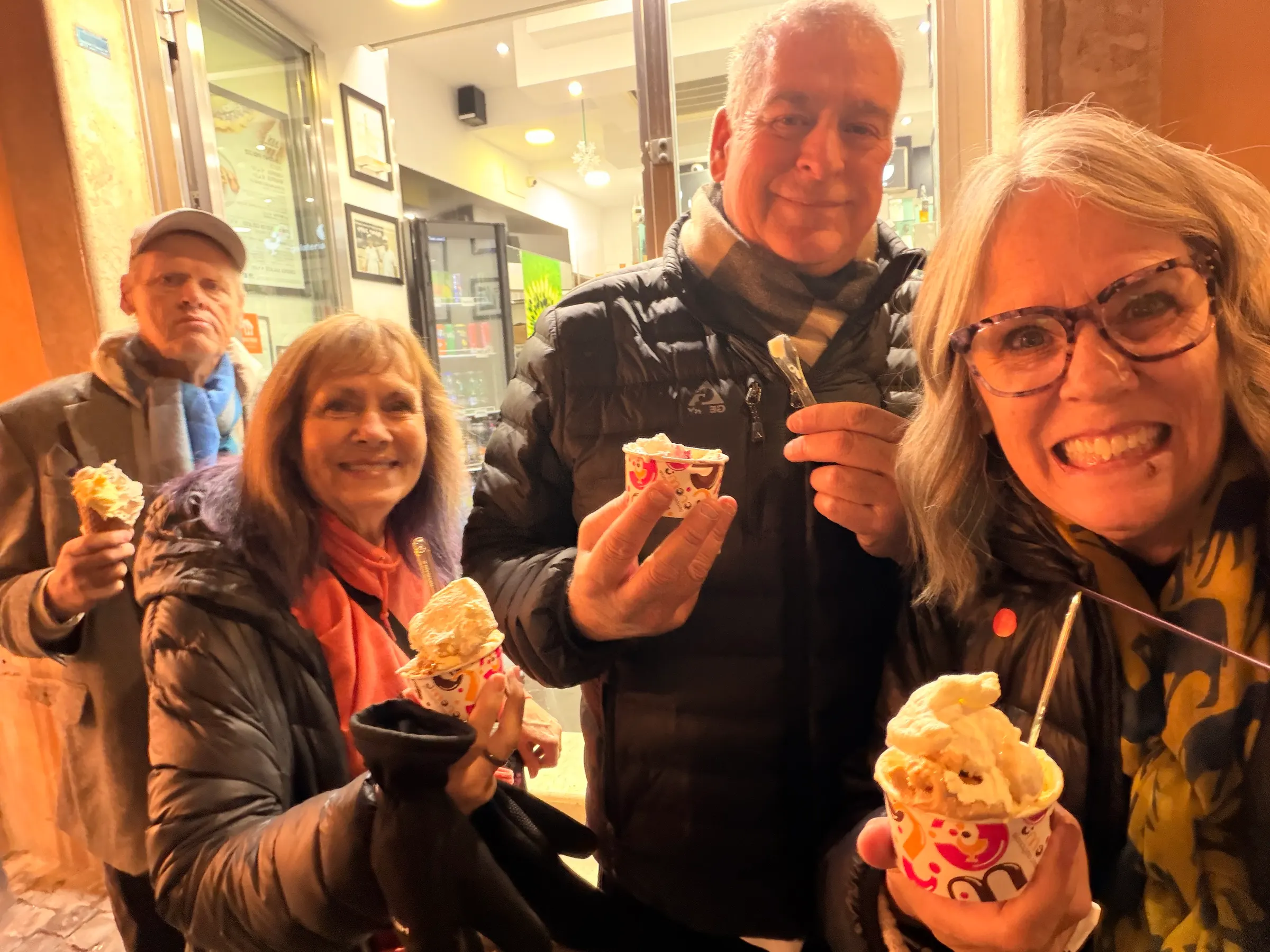 At the end, we closed our adventure with a gelato. It was quite yummy. Gelato is everywhere.