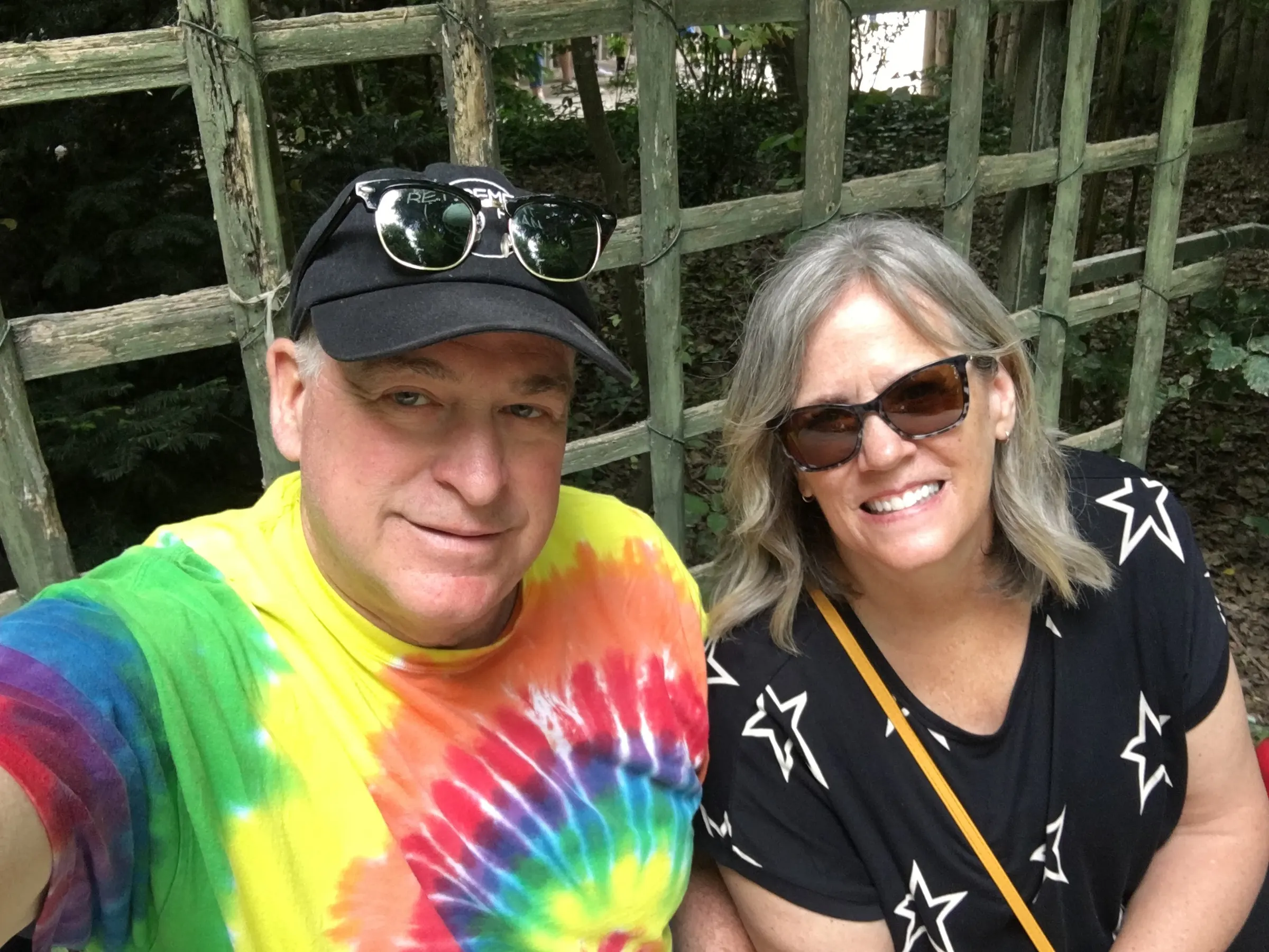 Tim and Denise just chilling while we waited for the Hunters to complete their Palace tour.