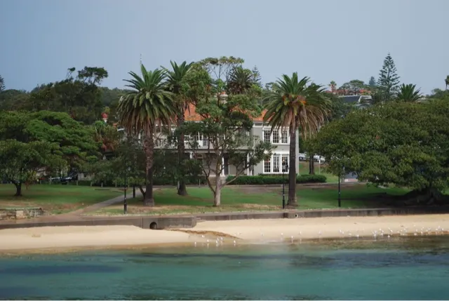 For a moment, the sun came out and I took this picture of a nice home on Watson's Bay. I think it is a home. It's a nice building nonetheless....