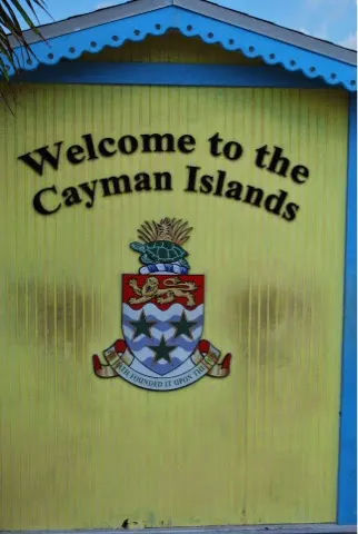 It was really a nice day. Grand Cayman has 50k people living here. So not many. The water is beautiful and the life seems pretty slow. Everyone was really friendly.