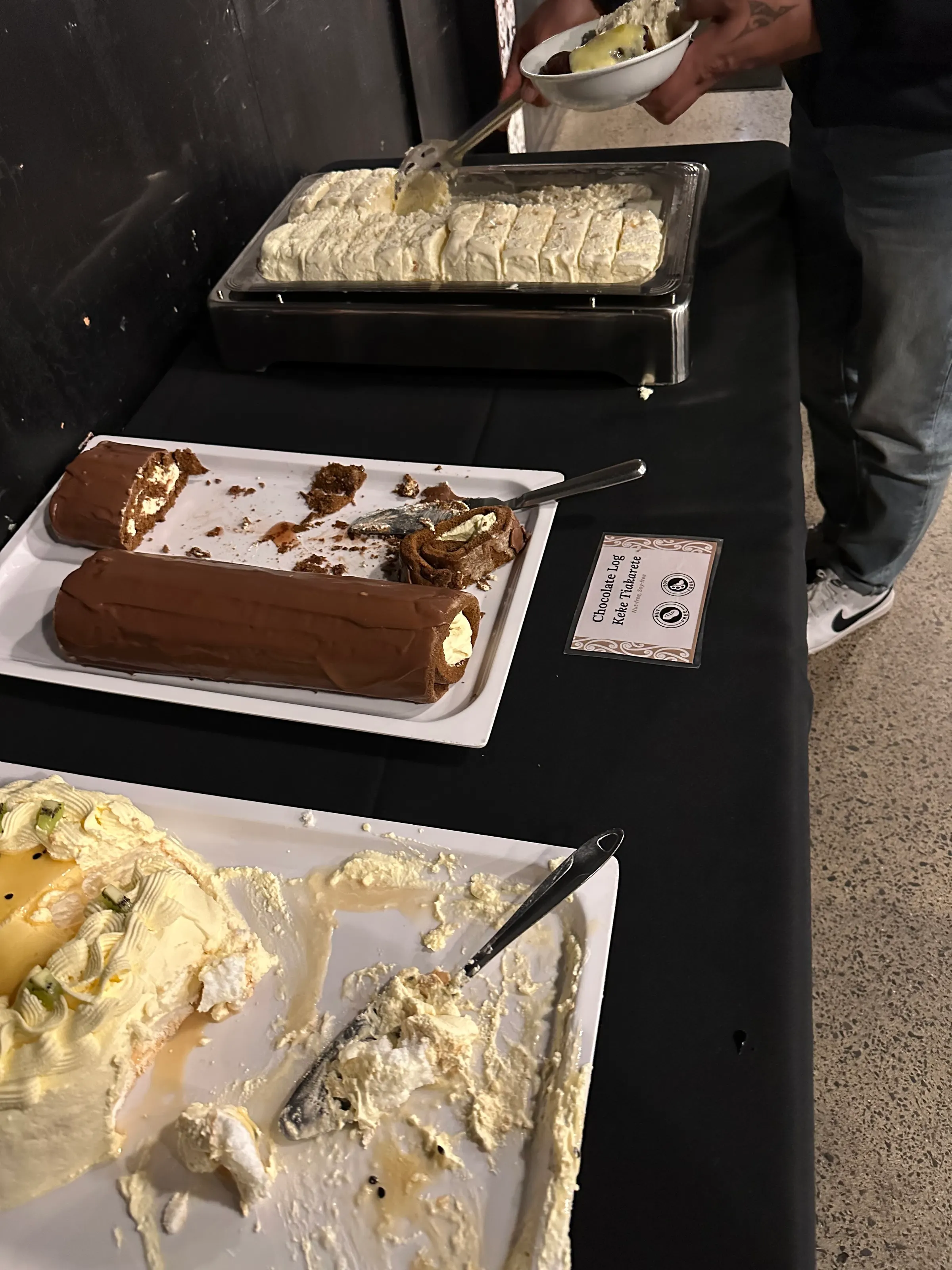 Some of the yummy deserts. The white stuff on the end was ‘Hoke Poke’ Ice Cream. It was amazing! The stuff on the bottom was a cake like stuff…almost like merengue. It was my favorite desert. And you’re only seeing a small number of them.