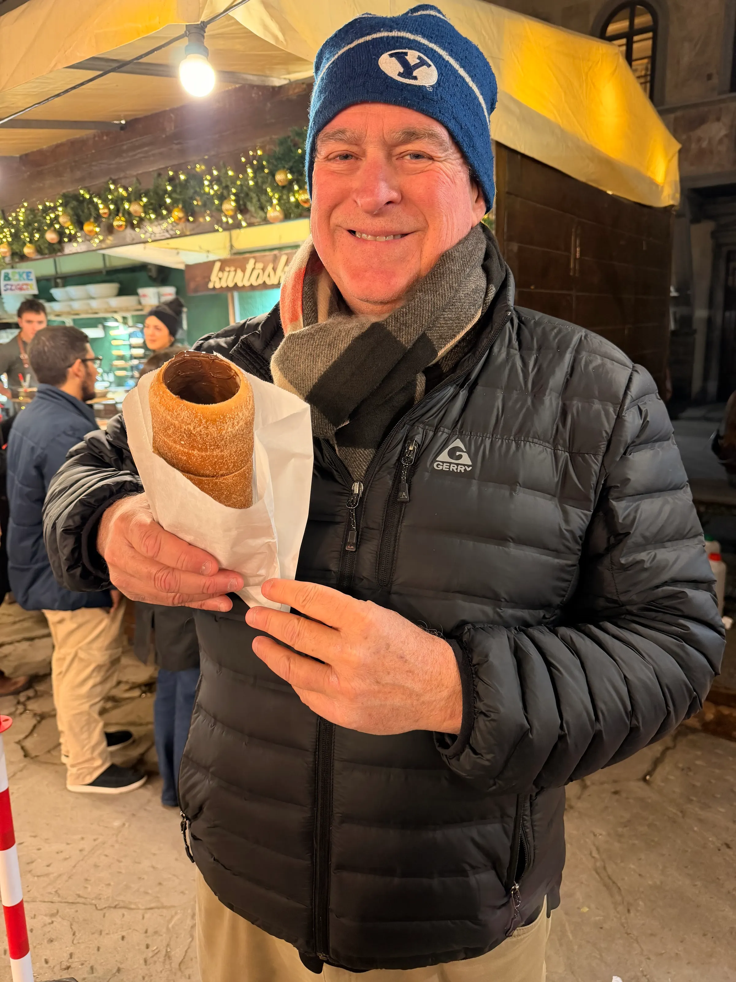This is what a Kurtos looks like. The bread is swirly and comes a part easily so you can break parts of it off. So tasty it was.