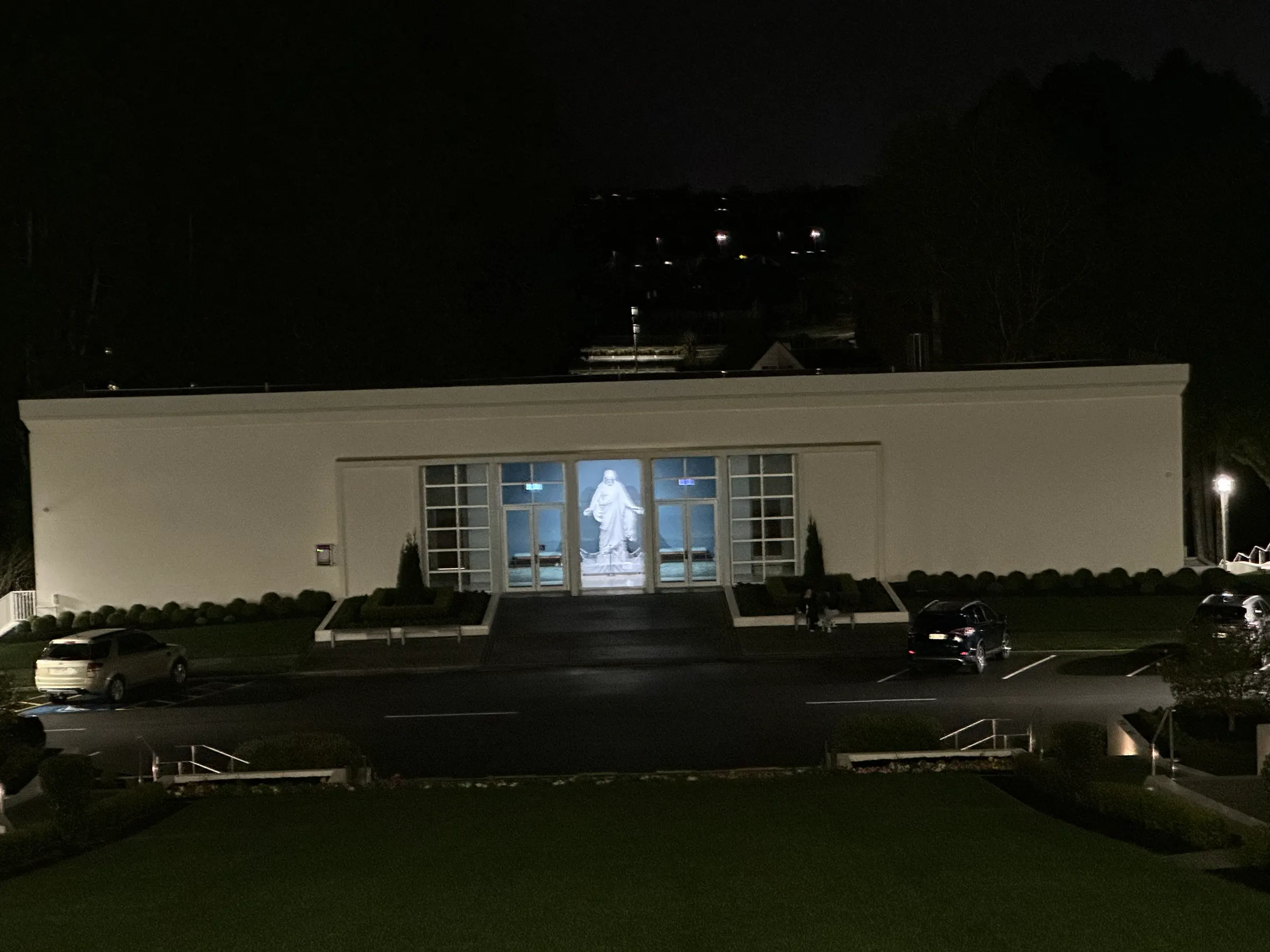 It’s a beautiful temple out away from the hustle and bustle of Hamilton down town area…where our motel is.