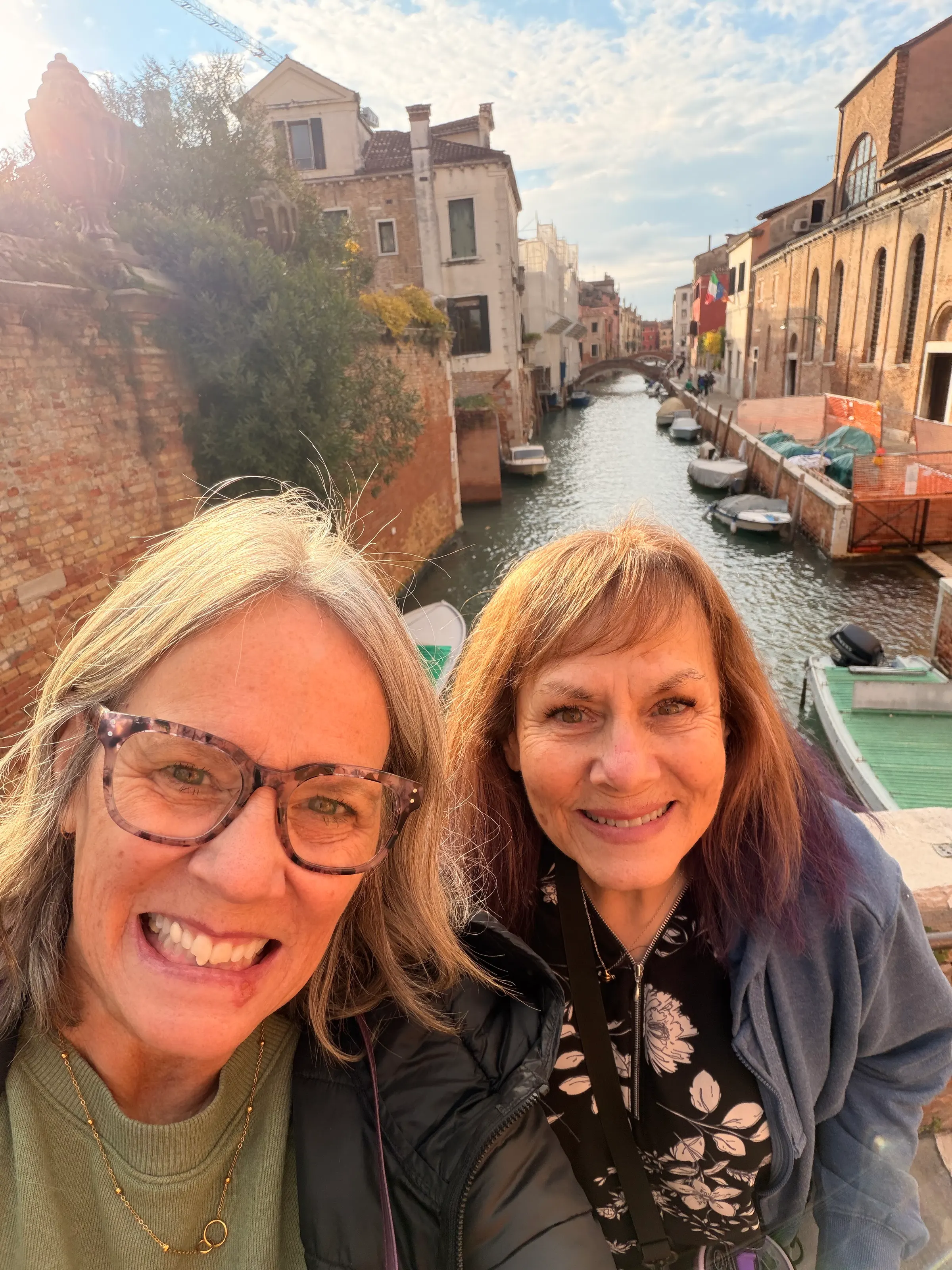 Happy vacationers. 🤓