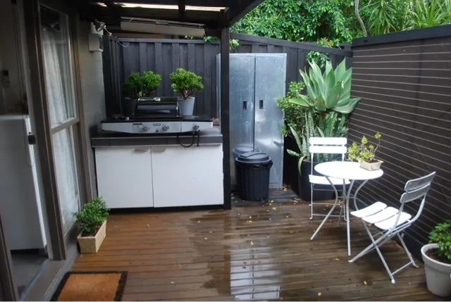 Our patio off our little flat that we are staying at in Tempe...a suburb outside of Sydney. It is quite nice....