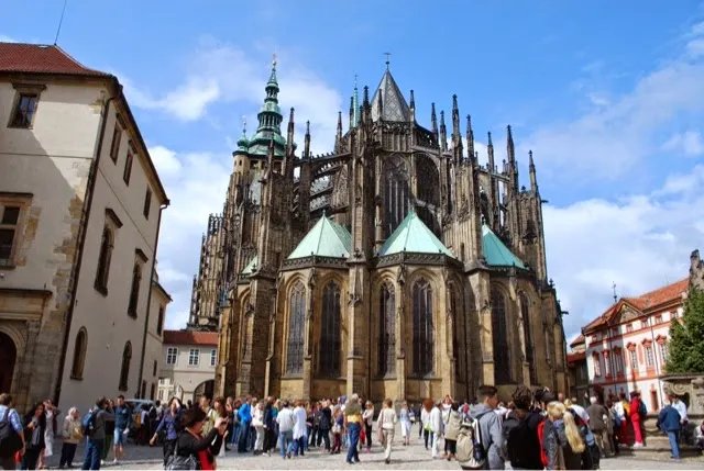 Heading to St. Charles Bridge...