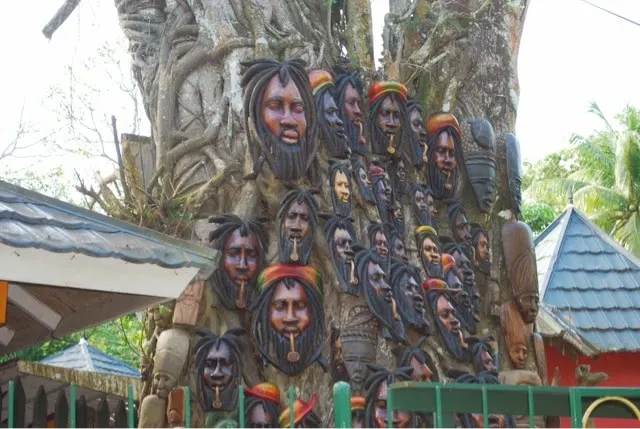 Fancy carvings....