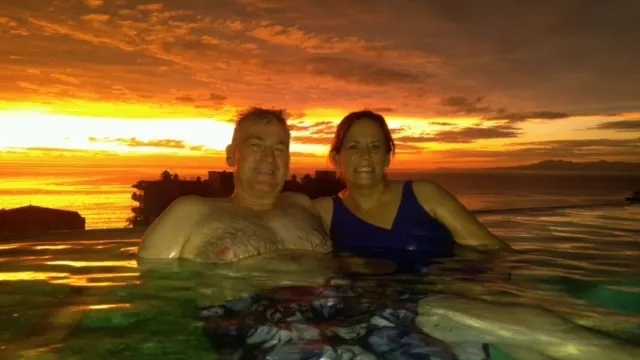 A great end to our day...on the roof, in the infinity pool watching the sunset over the Pacific Ocean. Pretty nice. Beats work all to heck..... :-)