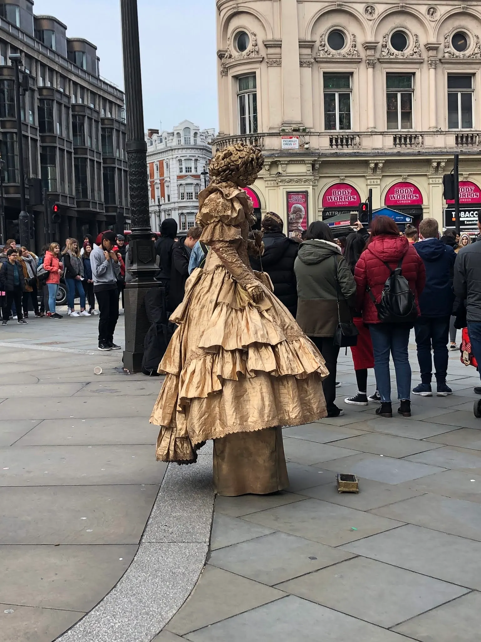 Street performers at Piccadilly Circus.