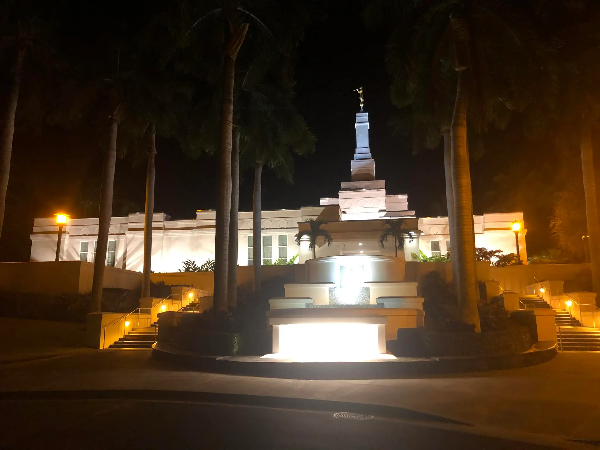 Kona Temple at night....
