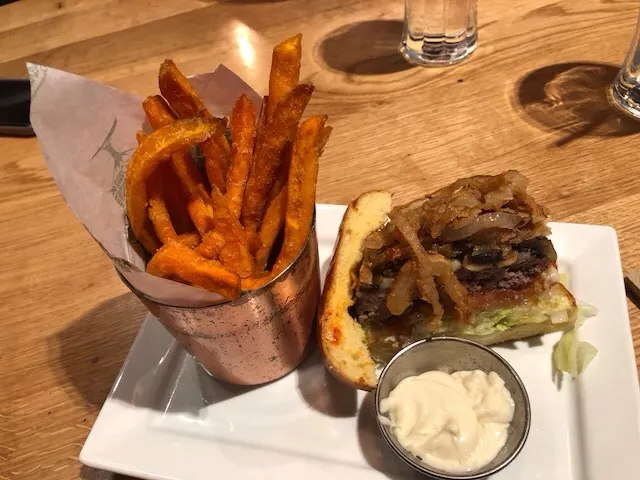 Our yummy hamburger and sweet potatoe fries! Last dinner in the UK for a while...we hope.