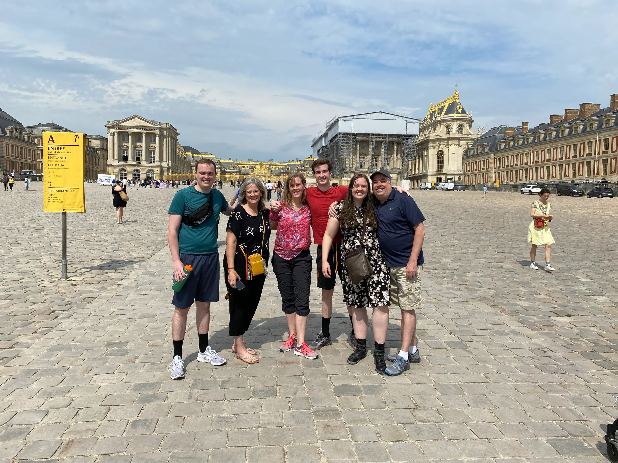 The group prior to entering the palace area.