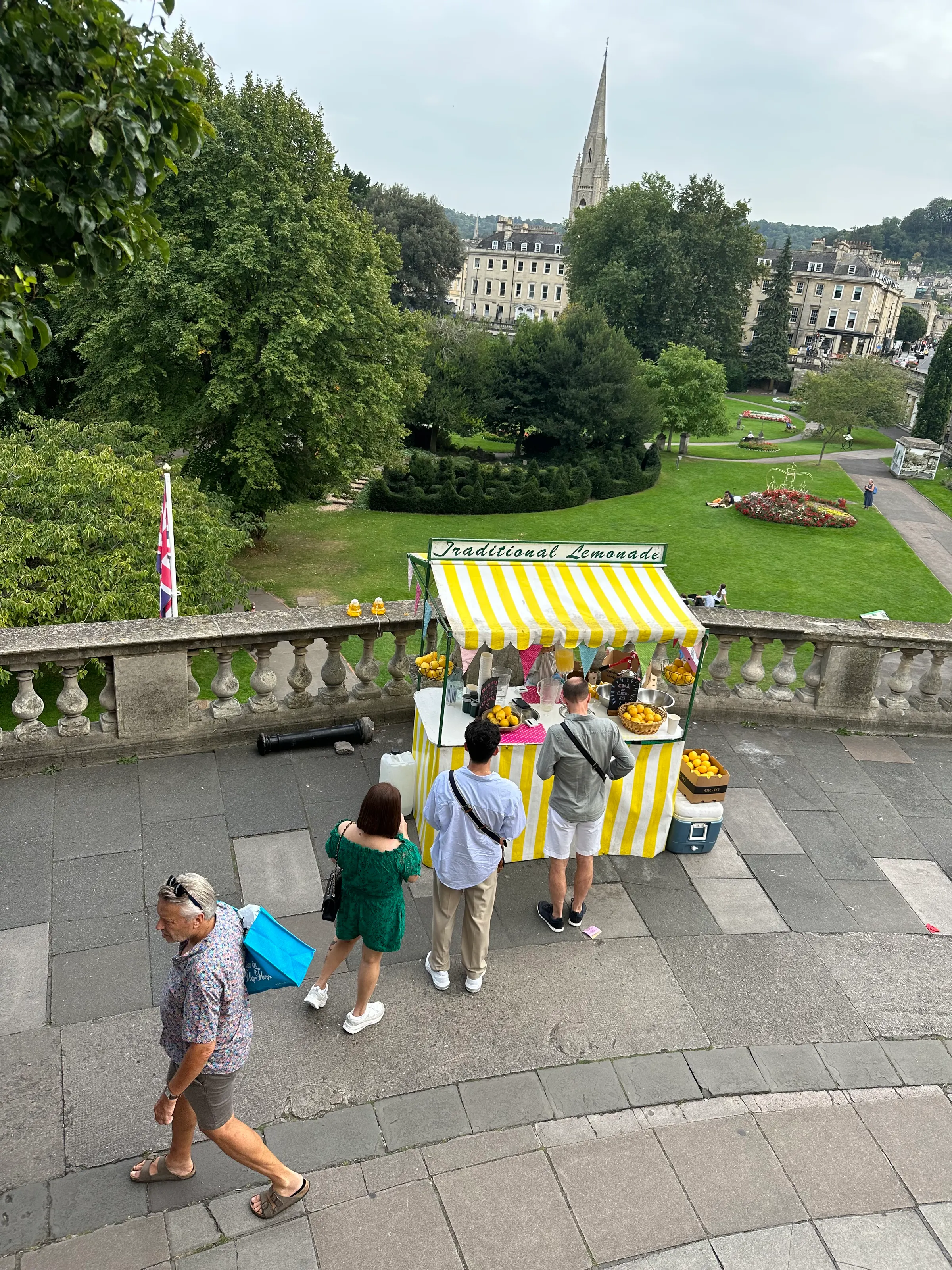A very yellow lemonade stand!