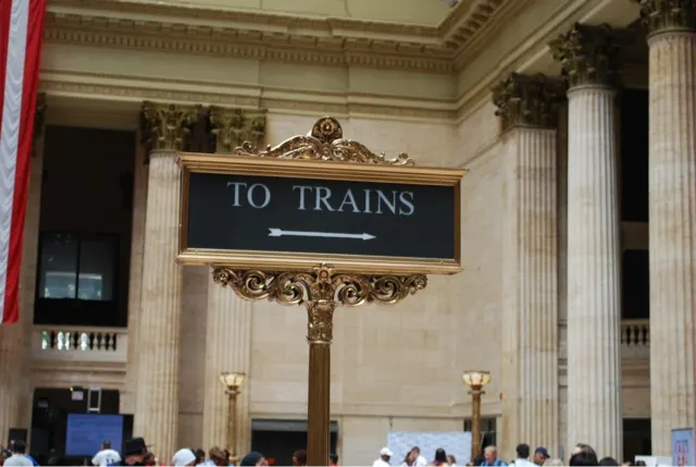 After we left there we walked around the city a bit. We came upon Union Station. What a wonderful building. So fun to photograph.