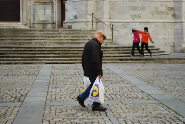 A Spainiard who went to the market.....