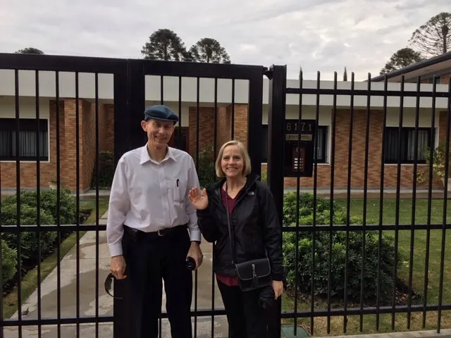 Mike and Gaye Duffin. Great hosts they were. They have served as Mission President and Matron in Panama, Temple Missionaries in Espana (Spain Madrid) and now serving as Temple Missionaires in Montevideo Uruguay. Denise and I hope to serve similarly as well (not Mission President and Matro however!!!!).