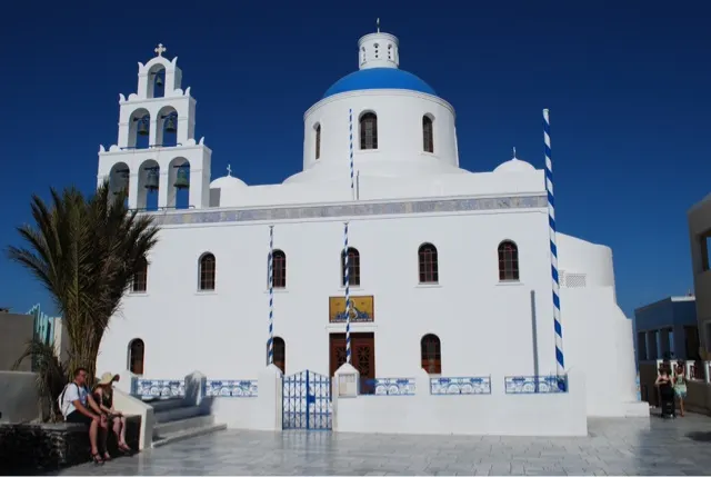 Some pictures in Oia...this is the main church in a little square in Oia.