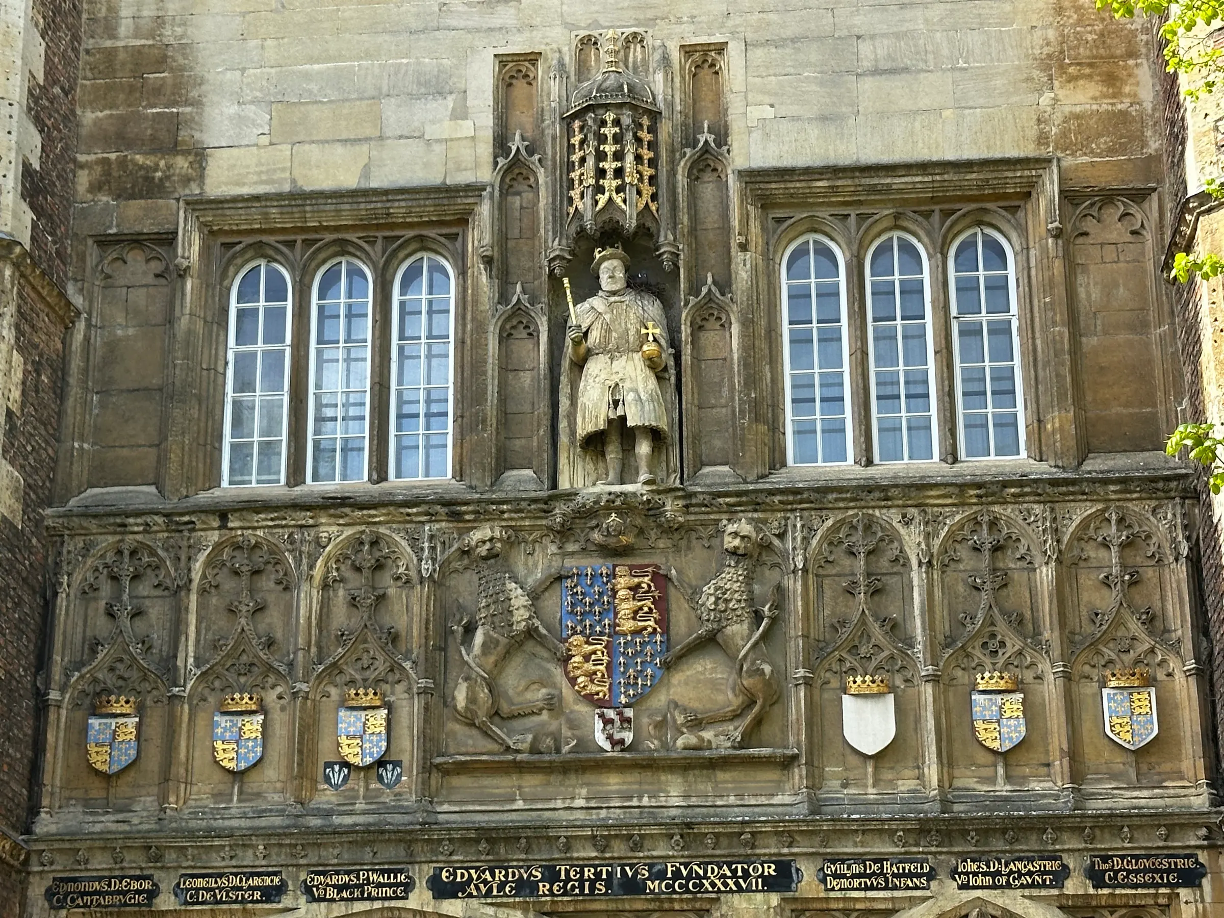 Who’s the guy in the middle…Henry VIII. He’s everywhere. He did not start any of these colleges but he kept some alive. This next 2 photos are a part of the entry to King’s College I believe.