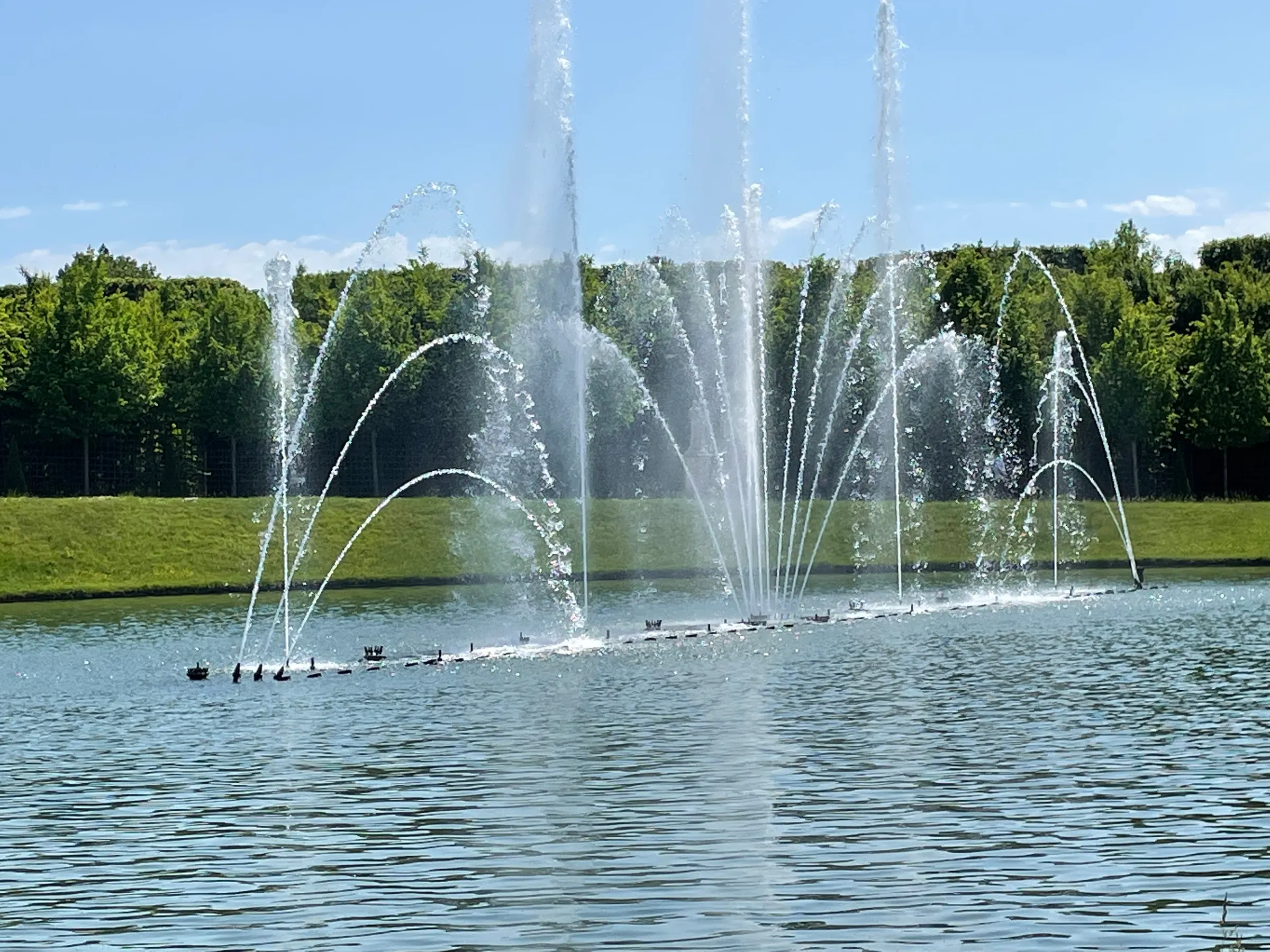 Lots of fountains in the gardens but only a few were flowing. This one had some nice music playing with it. This is called the ‘Mirror Pool’.