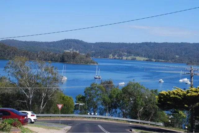 Some pictures of the coasts and lakes we passed along the way....