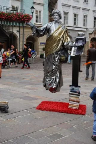 Floating Mozart.....he does more than music!