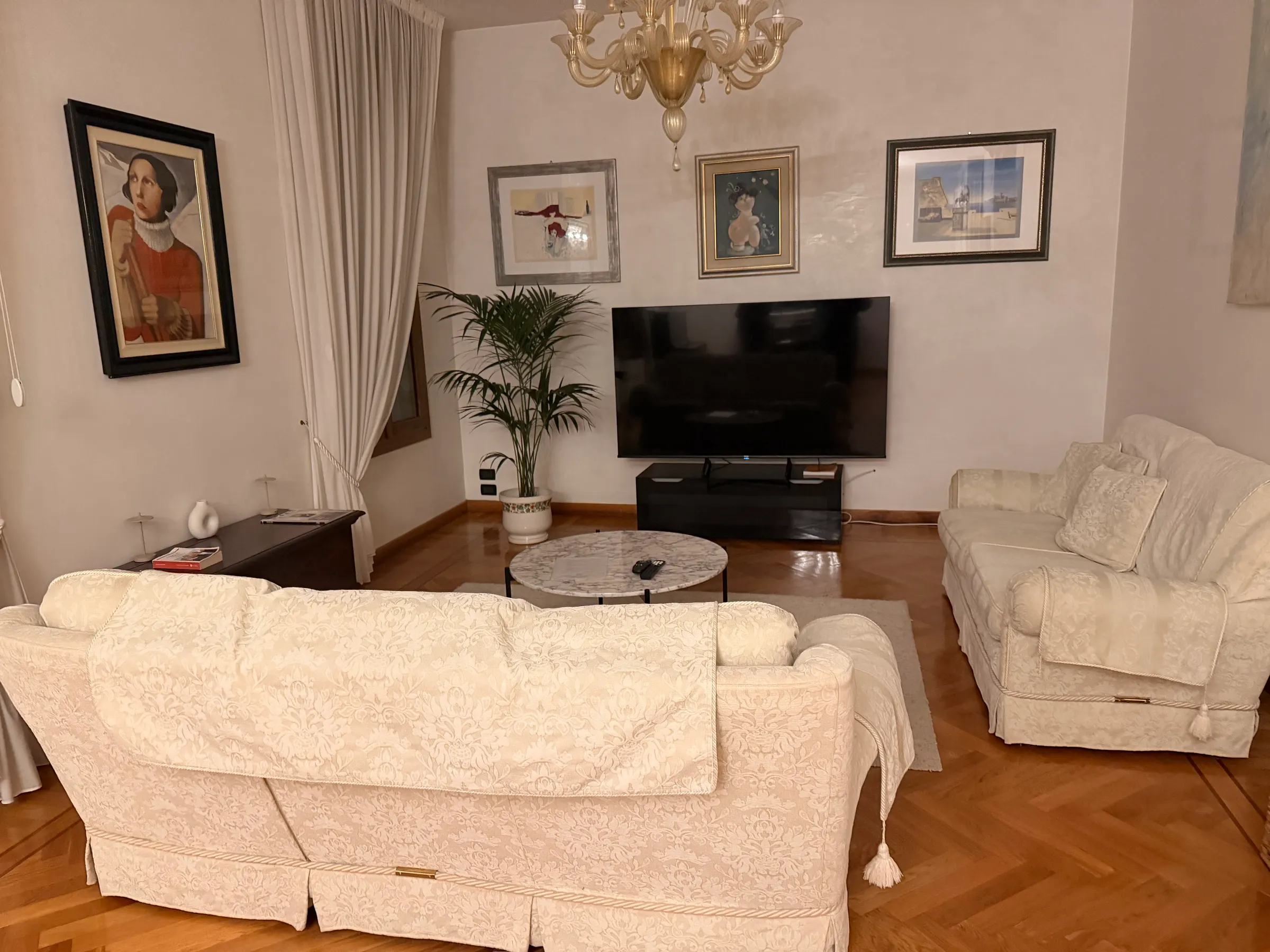 These are some photos of the nice flat we are in. It has been a wonderful stay.