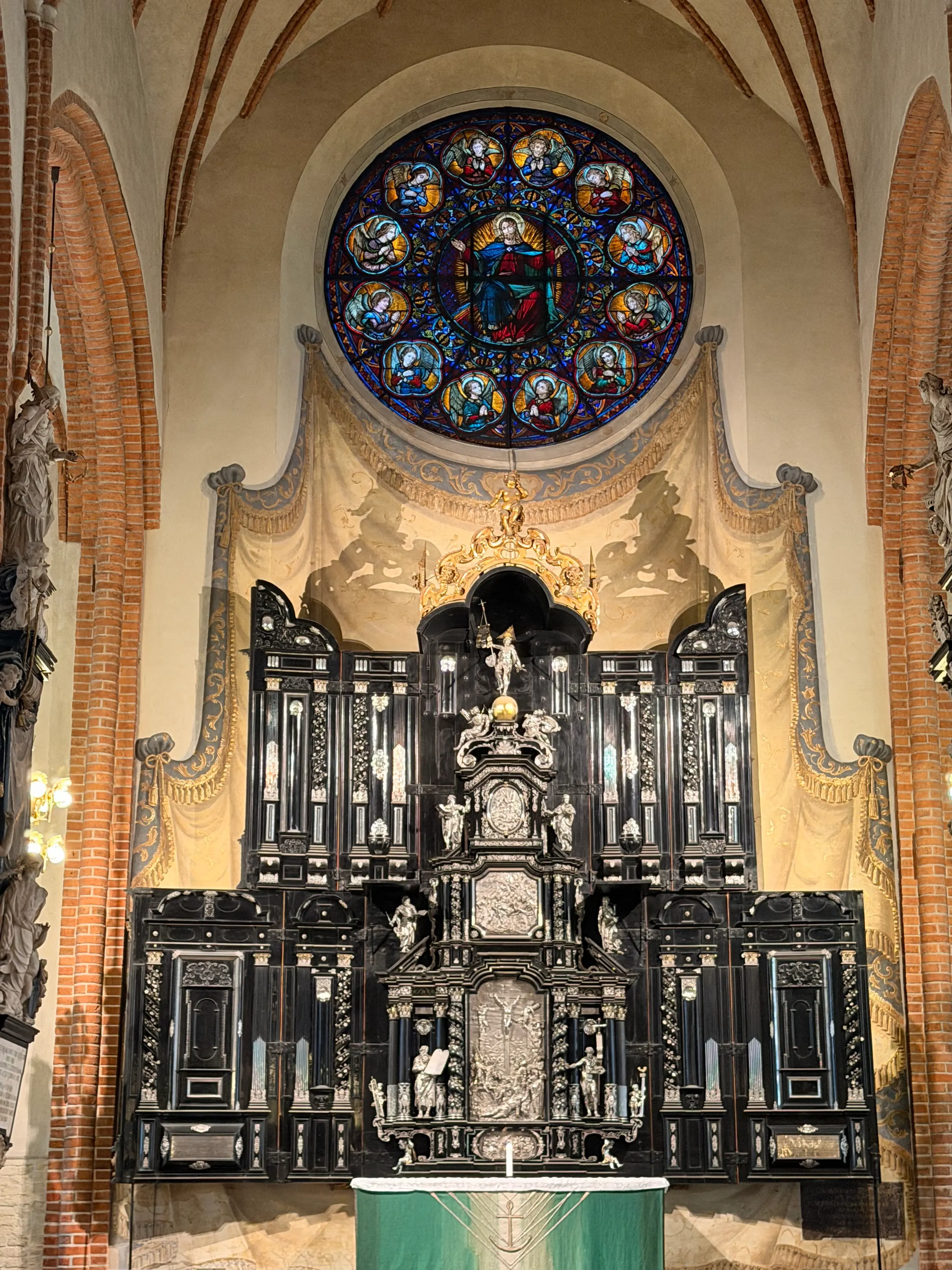 These last pictures have been from inside the cathedral. I did not go in this one as I’m a bit tired of old cathedrals. But the others did and really liked what they saw.