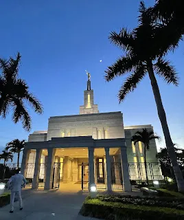 Isn’t this a beautiful evening picture of the temple after we came out and having completed a temple session there?!?! Denise got a great picture.