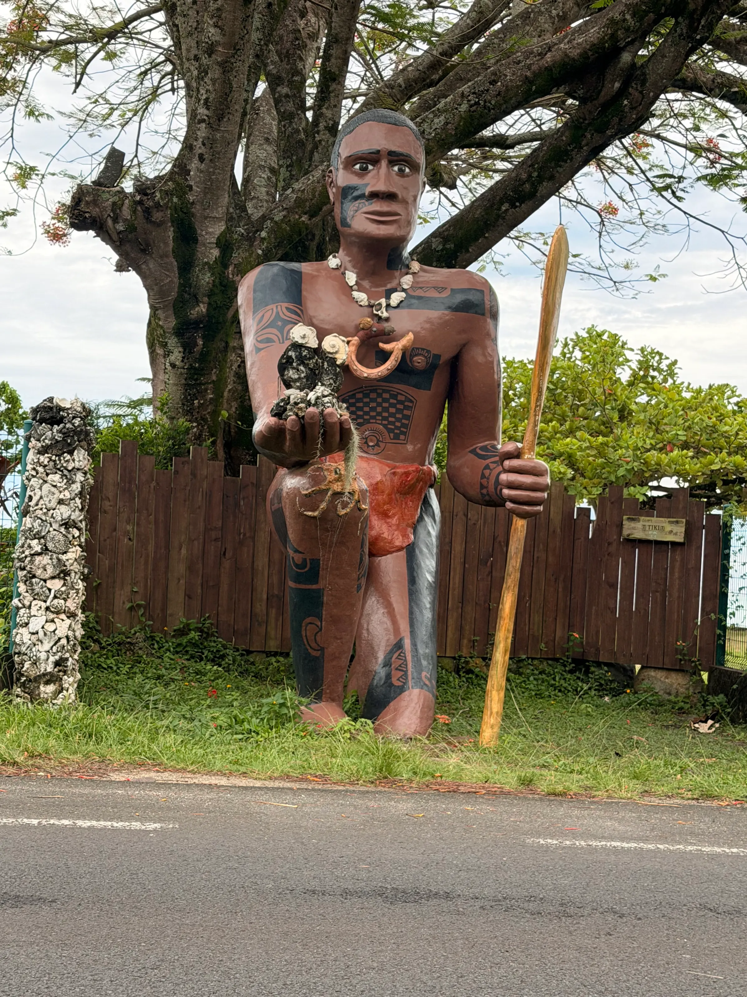 Not sure why or what it represents. But this sits just down the road from our flat. Handsome fella!