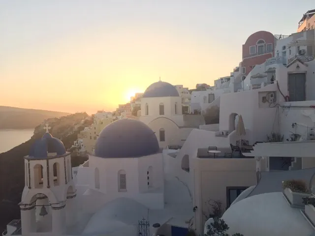 The sun sets on Oia for us....