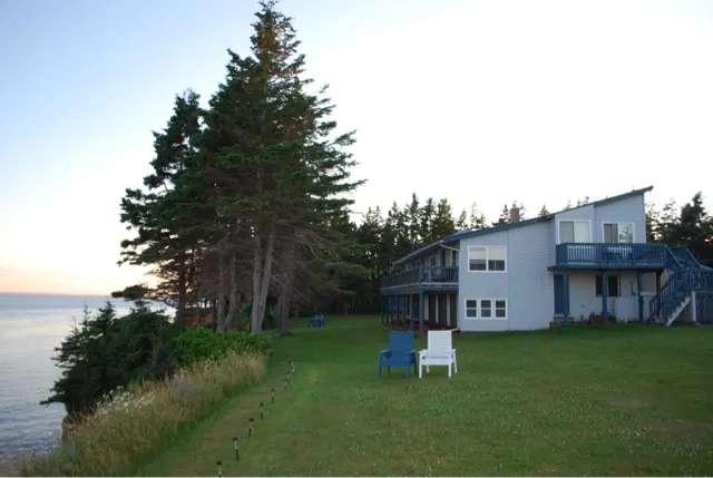 The Cliffside Inn.....
